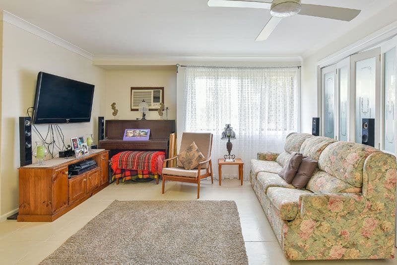 5 Glenbrook Place, The Oaks NSW 2570, The Oaks - Thumbnail 2