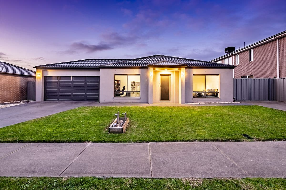 10 Monmouth Road, Cranbourne East VIC 3977, Cranbourne East - Image 1
