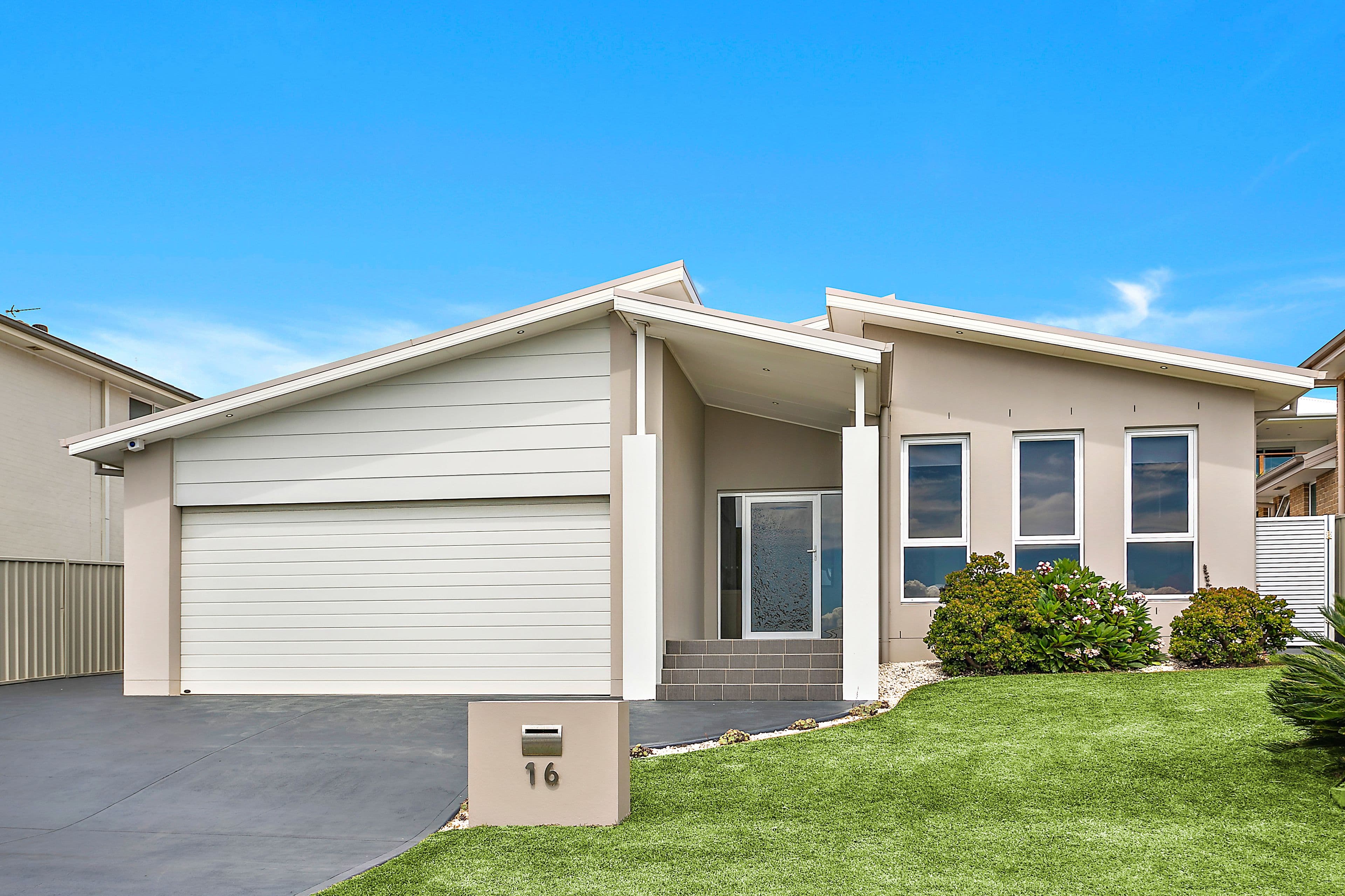 16 Huntingdale Close, Shell Cove - Image 1