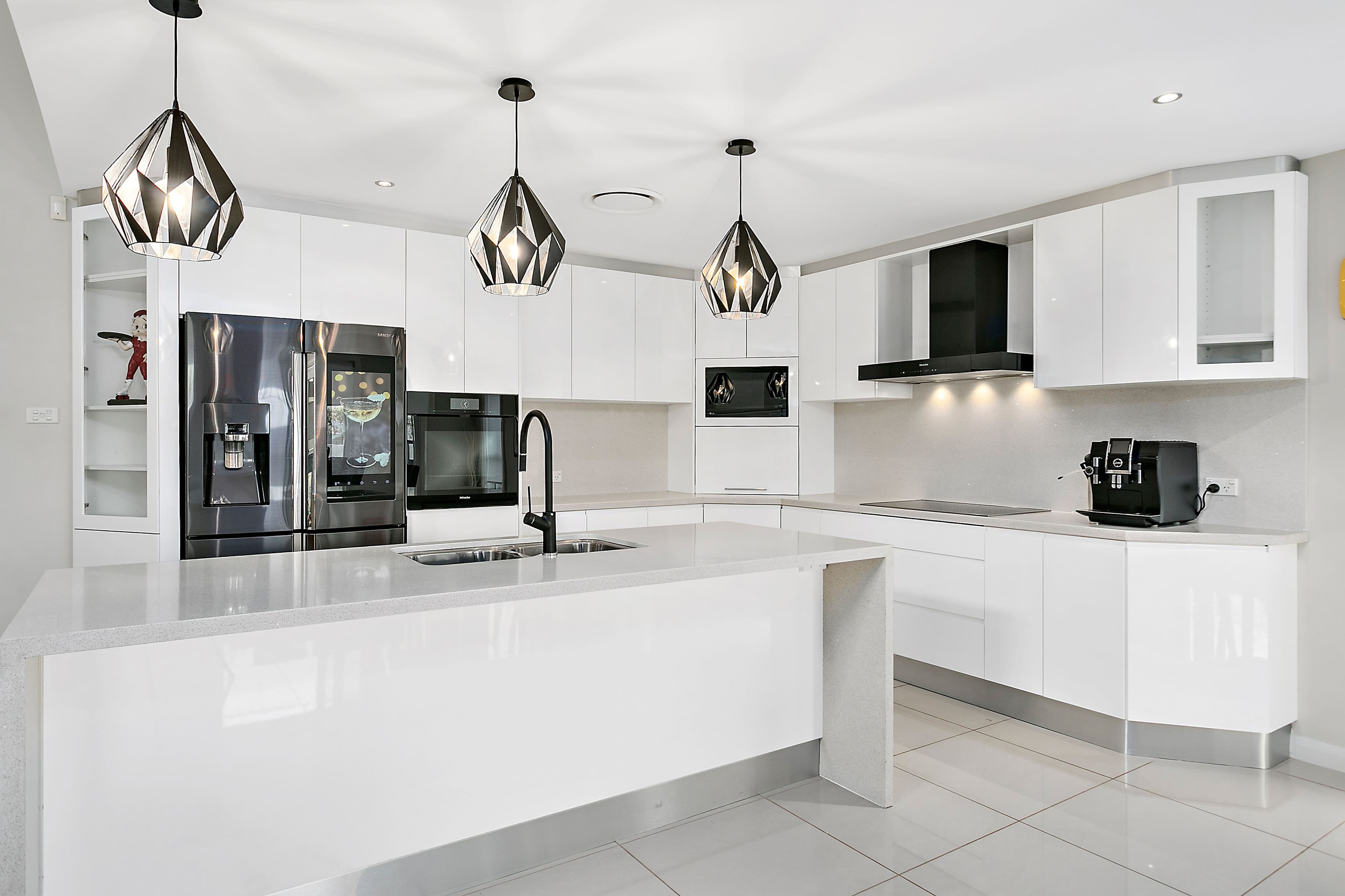 16 Huntingdale Close, Shell Cove - Thumbnail 3