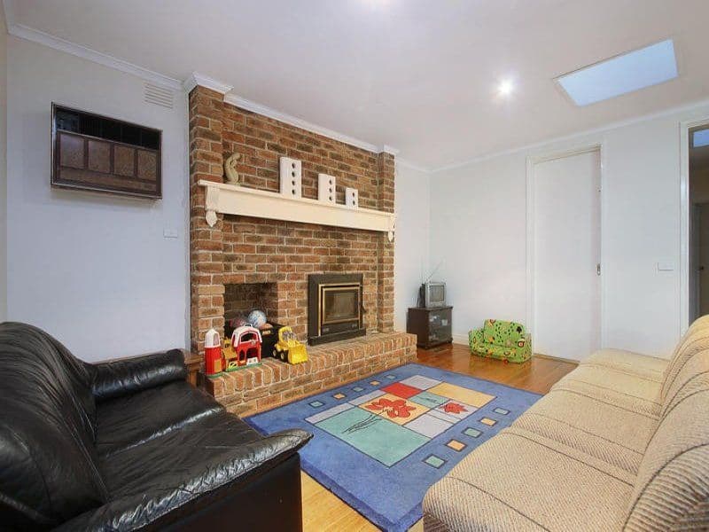 15 Leslie Avenue, BORONIA VIC 3155, Boronia - Thumbnail 3