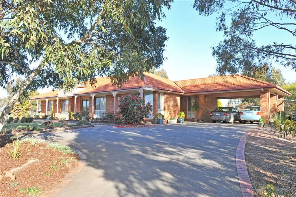 25 Emmaline Drive, MAIDEN GULLY VIC 3551, Maiden Gully - Image 1