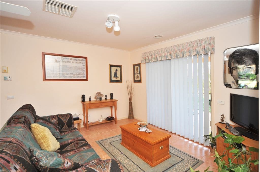 25 Emmaline Drive, MAIDEN GULLY VIC 3551, Maiden Gully - Thumbnail 6