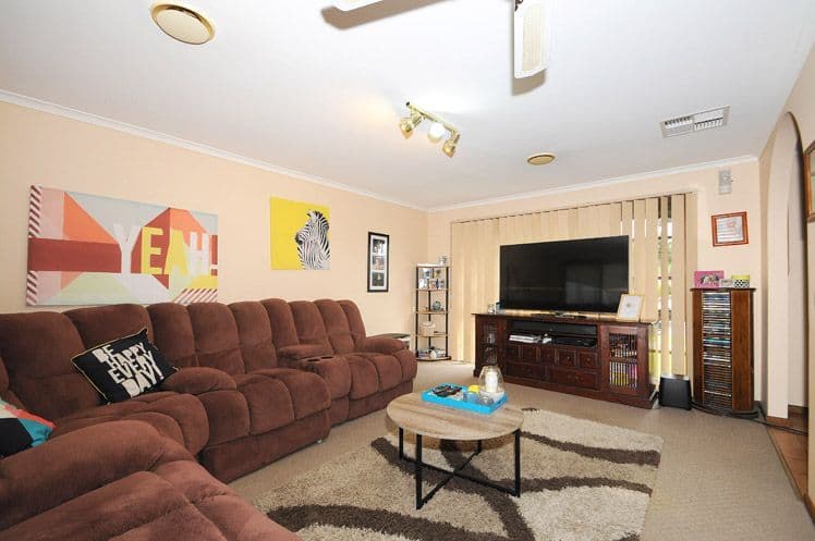 44 Pardalote Avenue, Carrum Downs VIC 3201, Carrum Downs - Thumbnail 4
