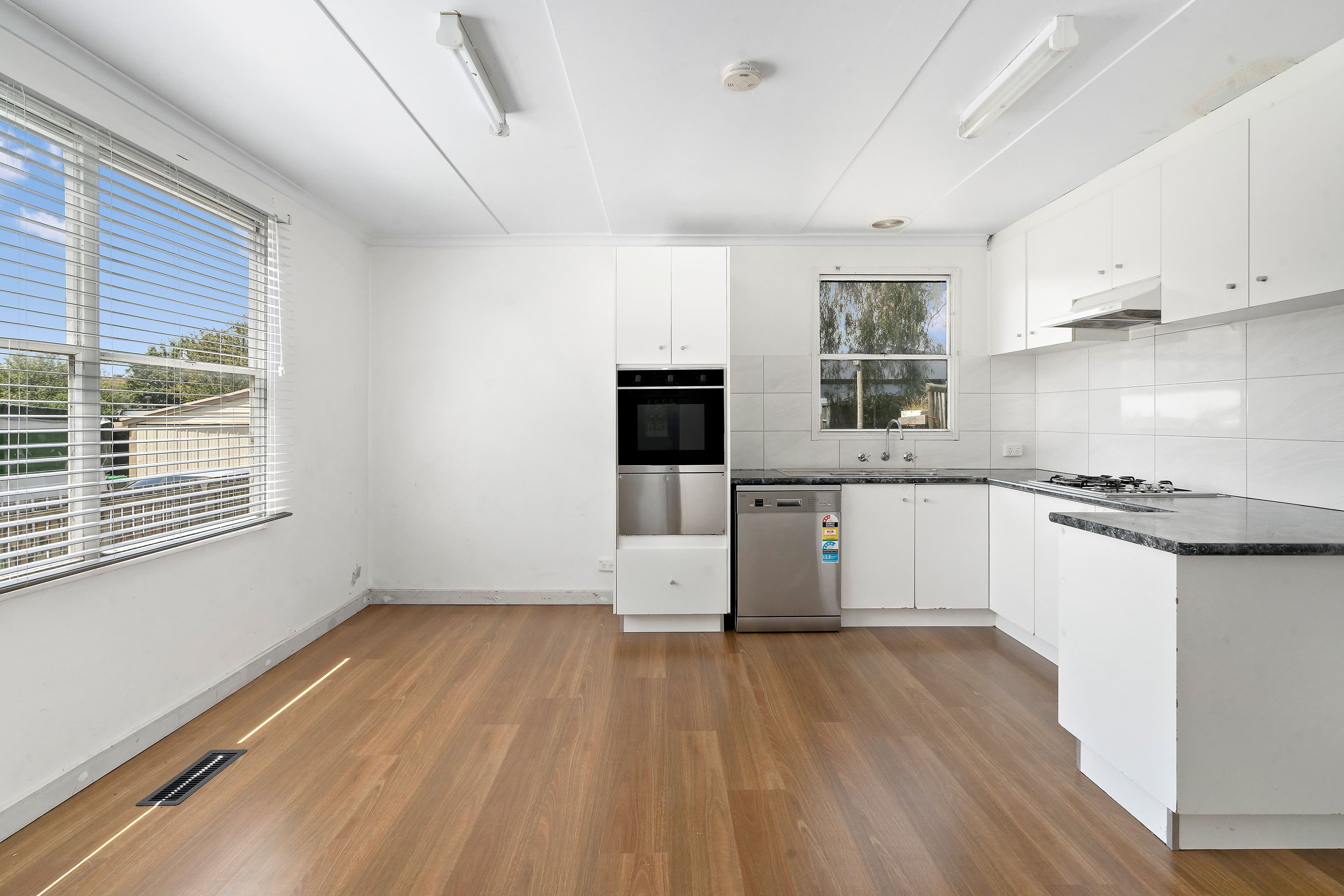 27 Nodding Avenue, Frankston North VIC 3200, Frankston North - Thumbnail 3