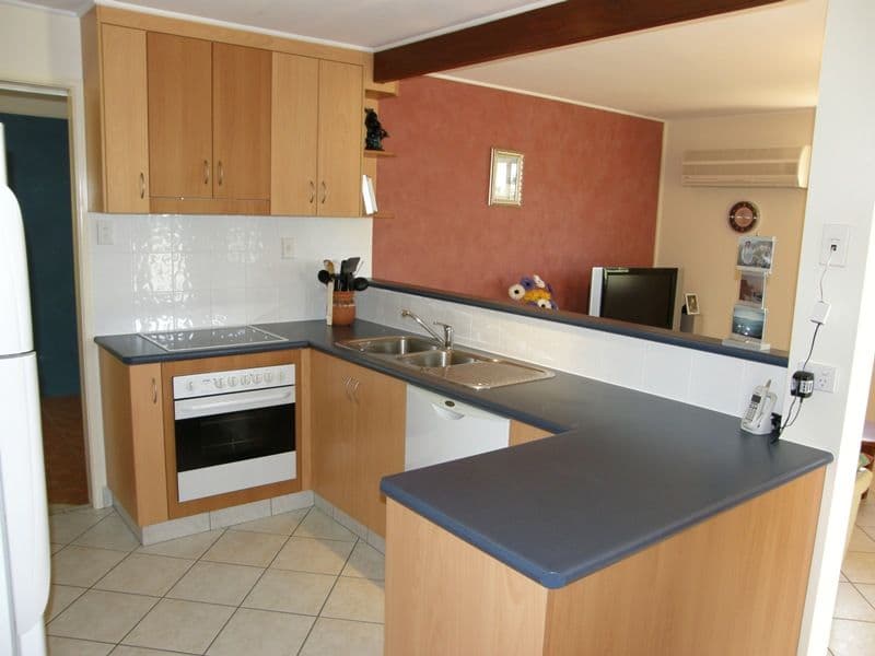25 Dennis Street, SOUTH MACKAY QLD 4740, South Mackay - Thumbnail 2