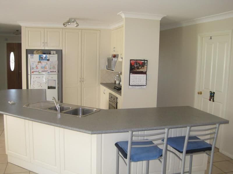 43 Petticoat Lane, YOUNG NSW 2594, Young - Thumbnail 4