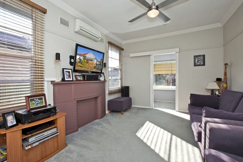 33 Neilson Street, EDGEWORTH NSW 2285, Edgeworth - Thumbnail 2