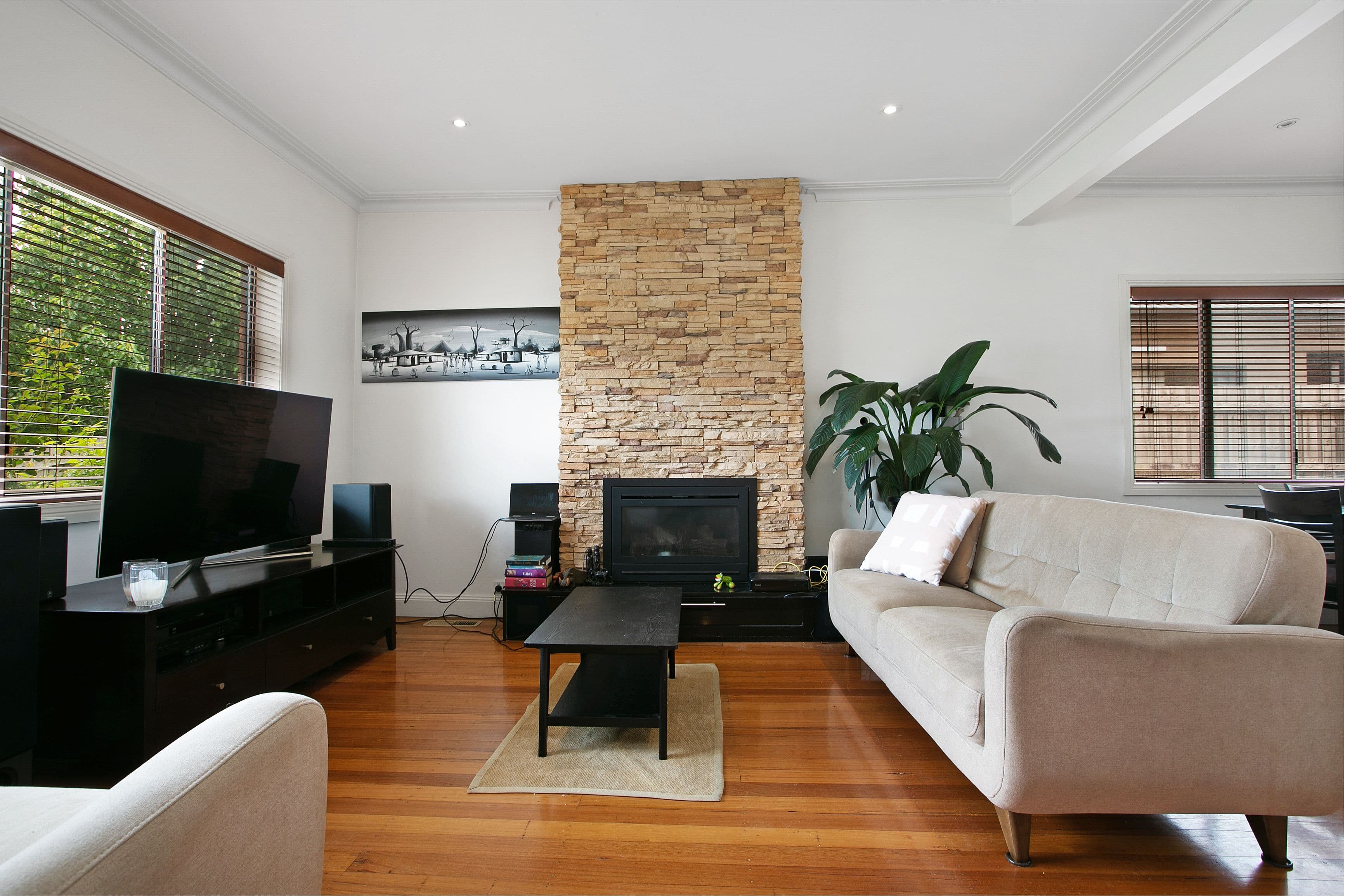 16 Emerald Street, Preston VIC 3072, Preston - Thumbnail 2