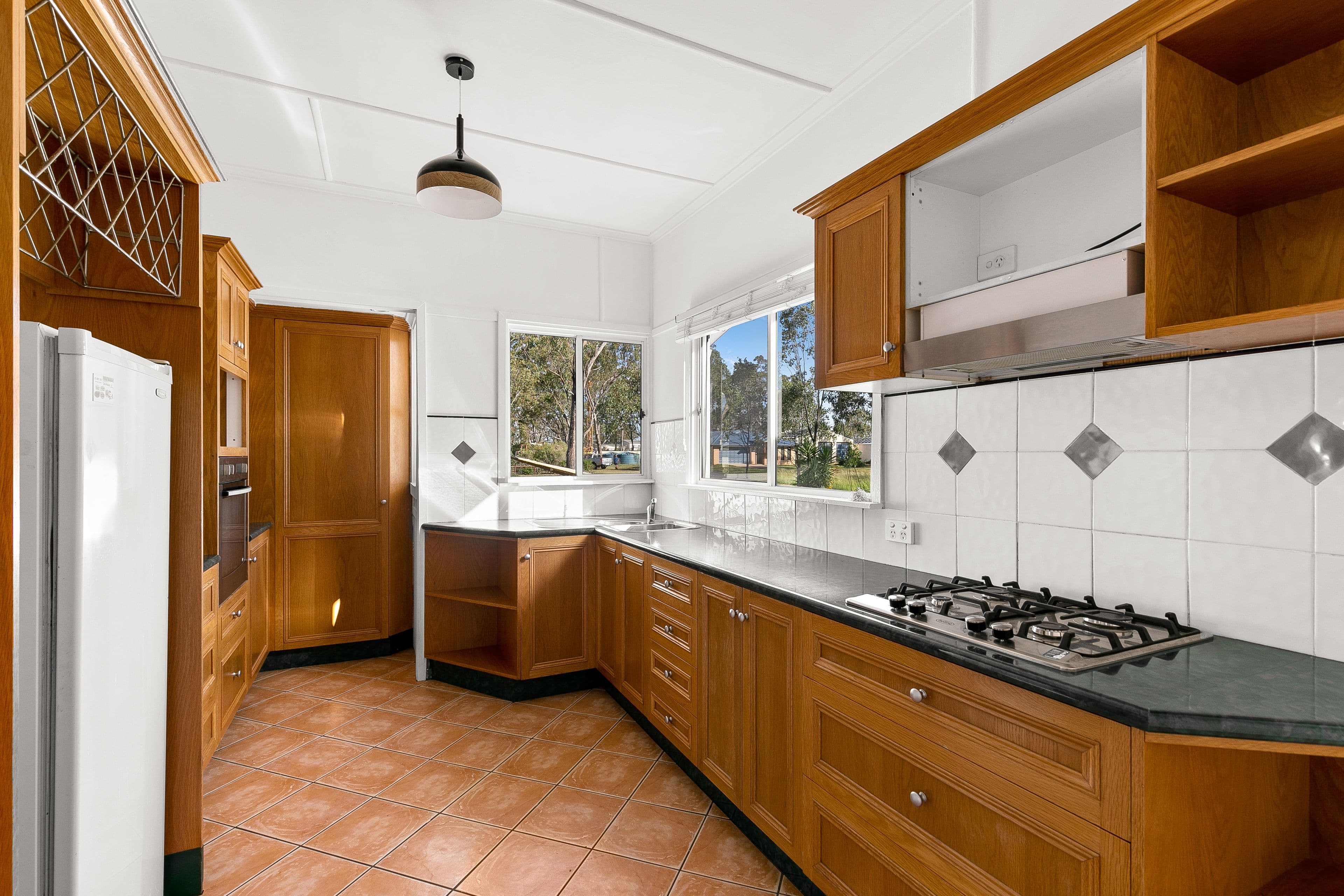 10 Allora Street, Hendon QLD 4362, Hendon - Thumbnail 4