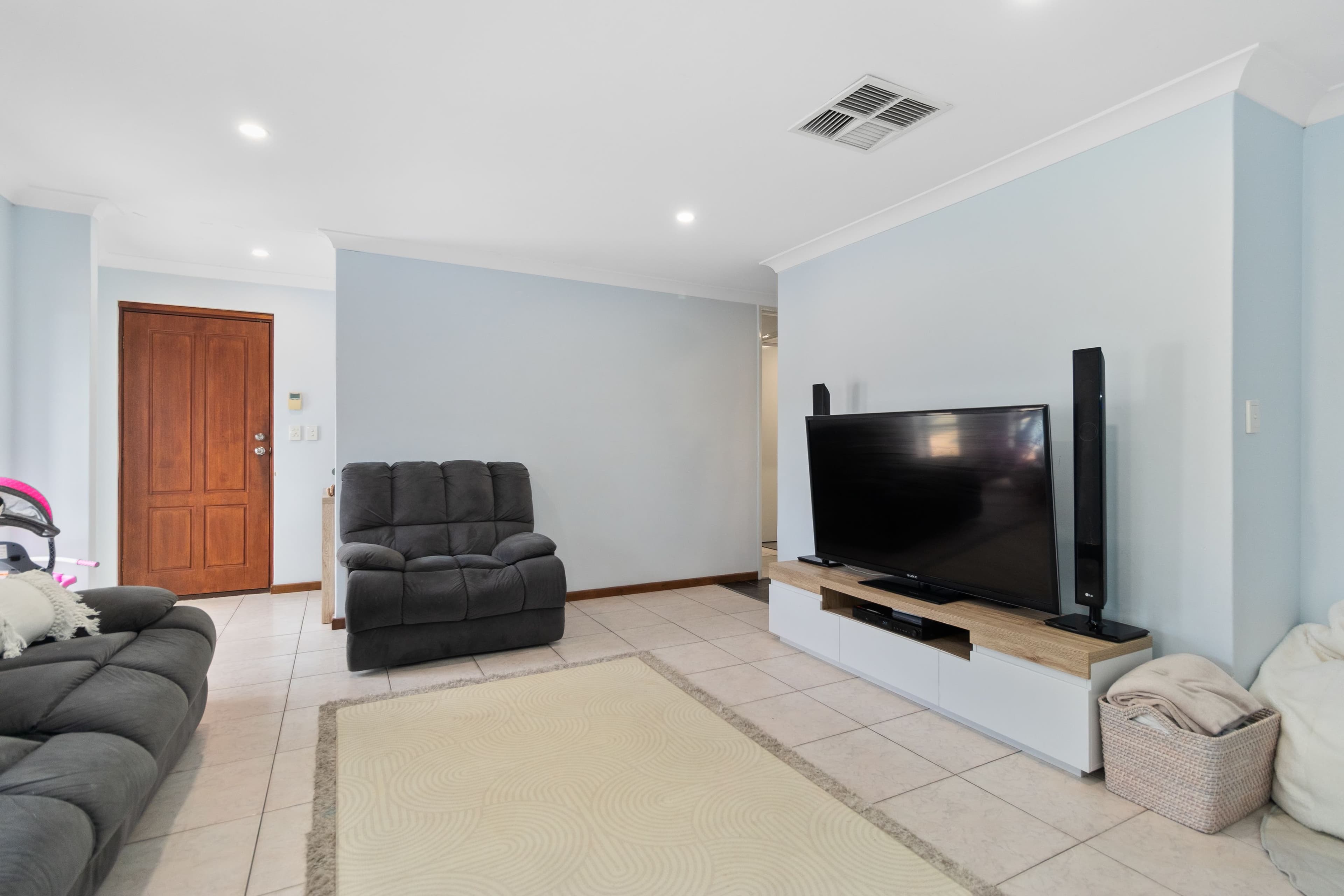 43 Barlee Way, Beechboro WA 6063, Beechboro - Thumbnail 3