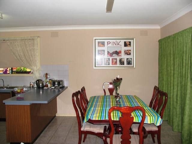 75 Barries Road, MELTON VIC 3337, Melton - Thumbnail 4