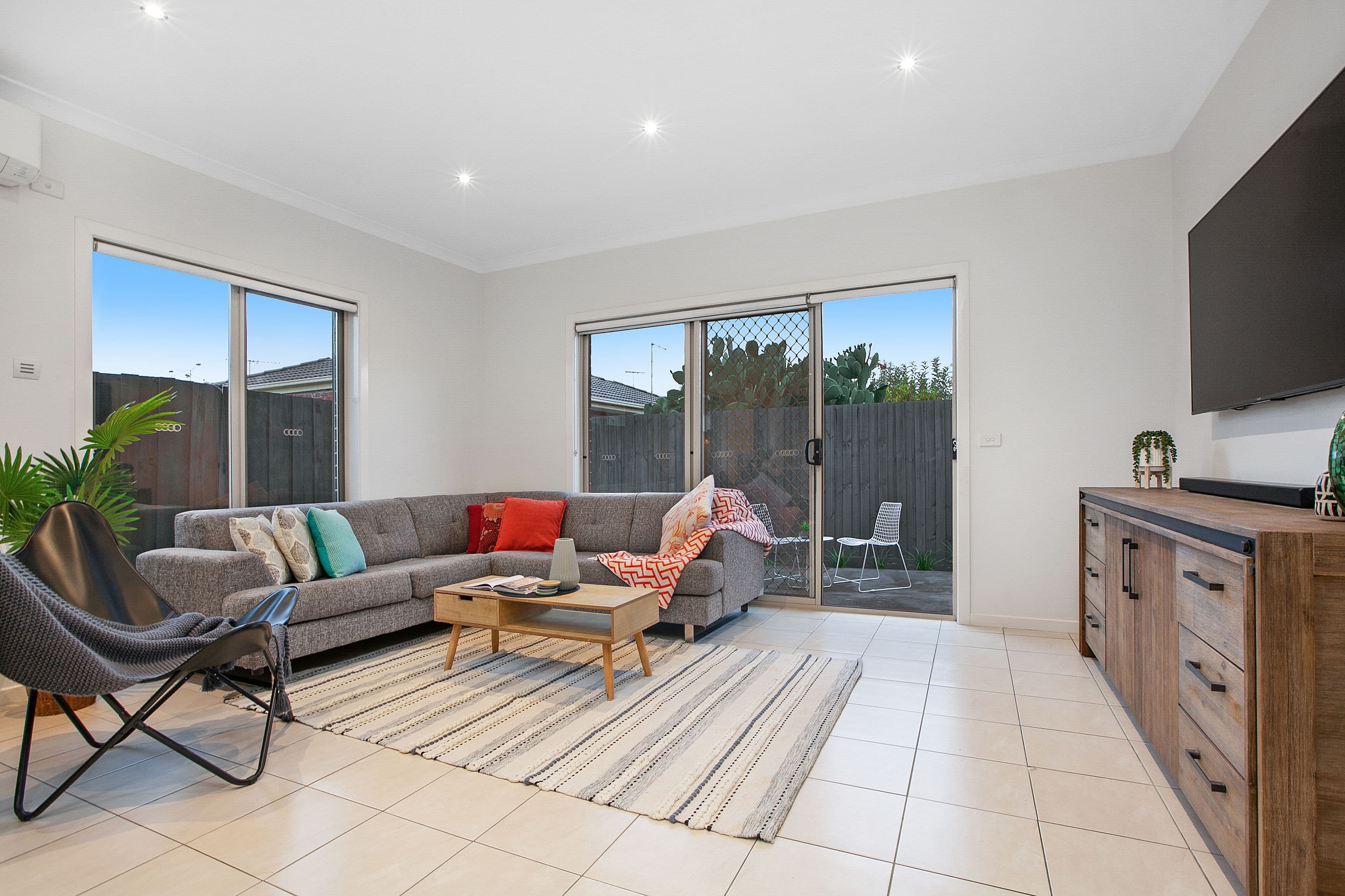6 Merrilands Road, Reservoir VIC 3073, Reservoir - Thumbnail 2