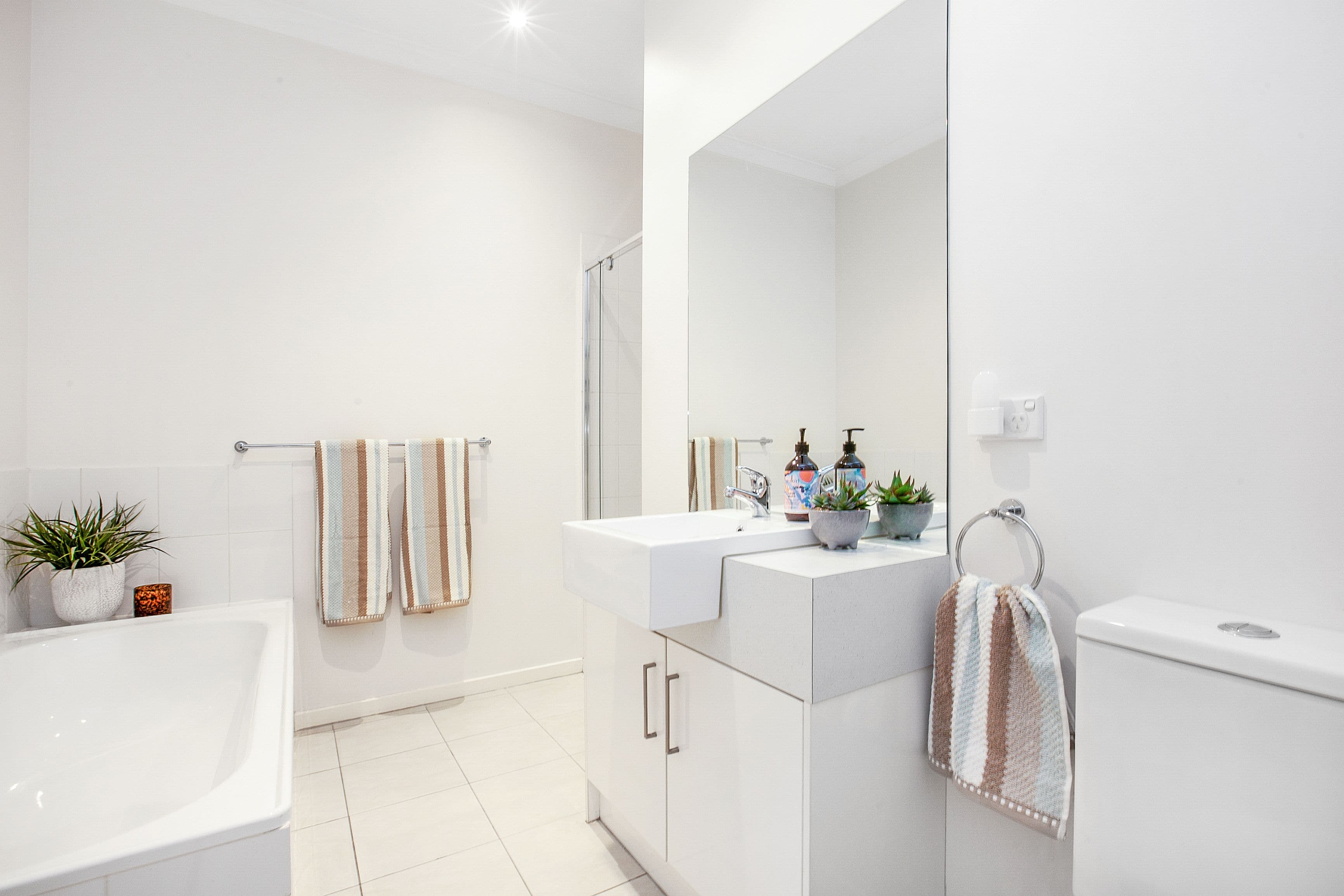 6 Merrilands Road, Reservoir VIC 3073, Reservoir - Thumbnail 8