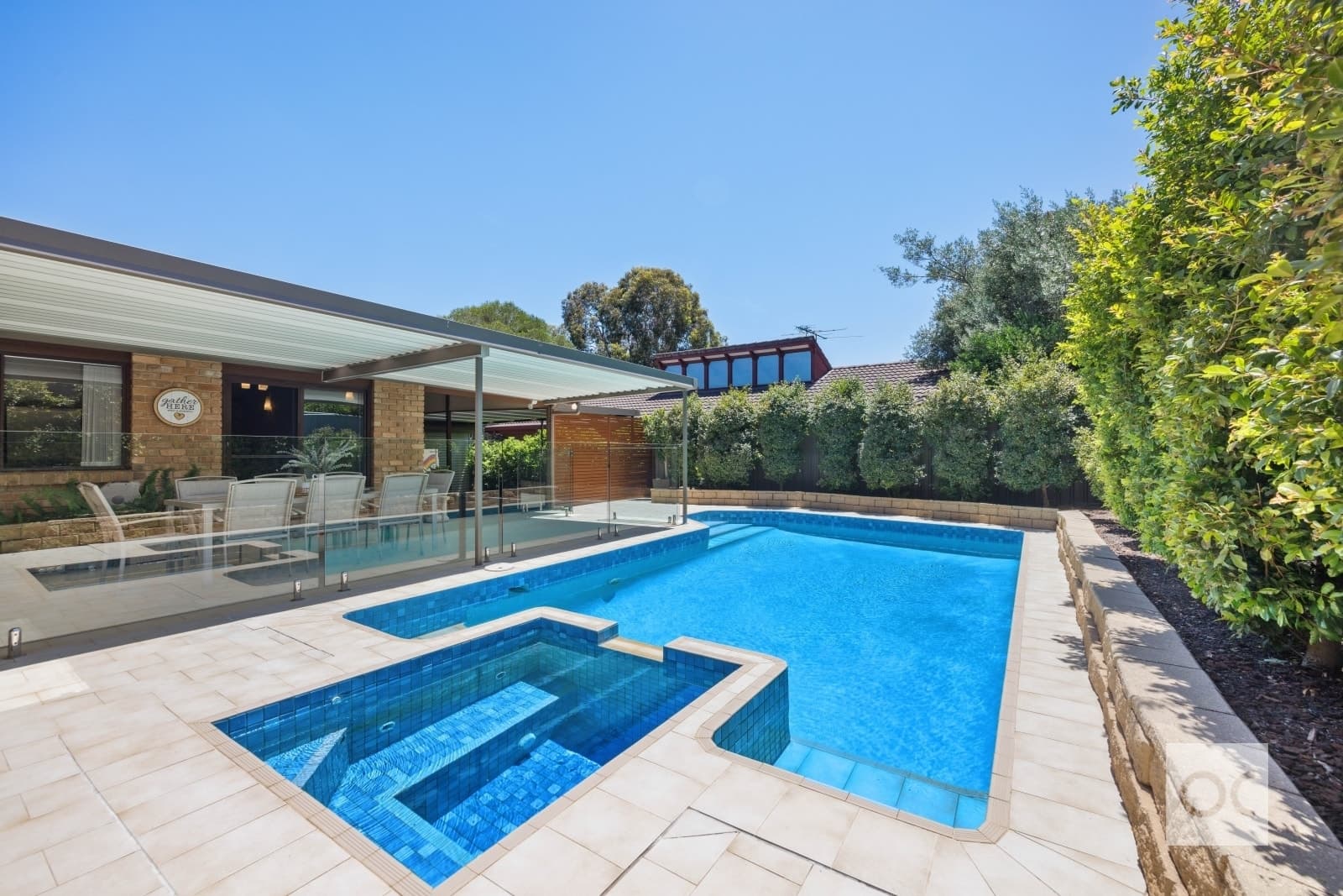 8 Peridot Close, Highbury - Image 1