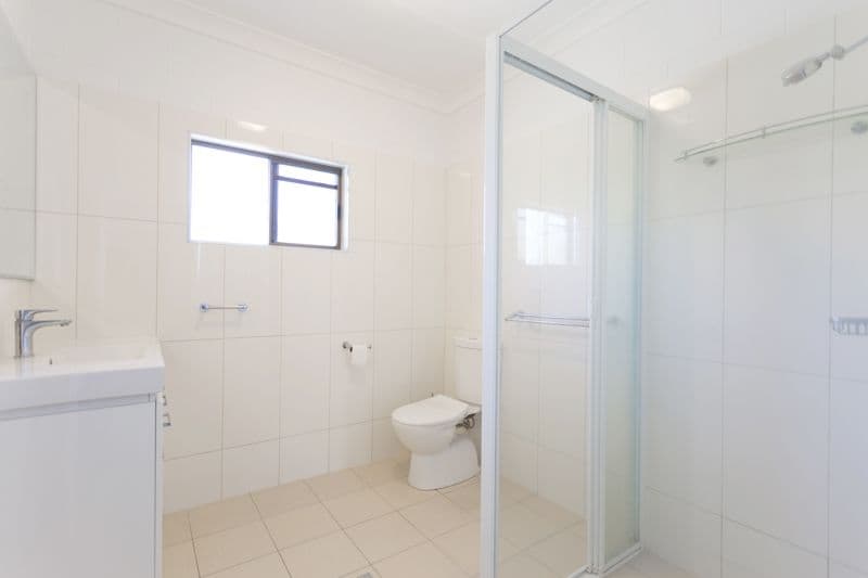2 Kinnon Street, Glenella QLD 4740, Glenella - Thumbnail 3