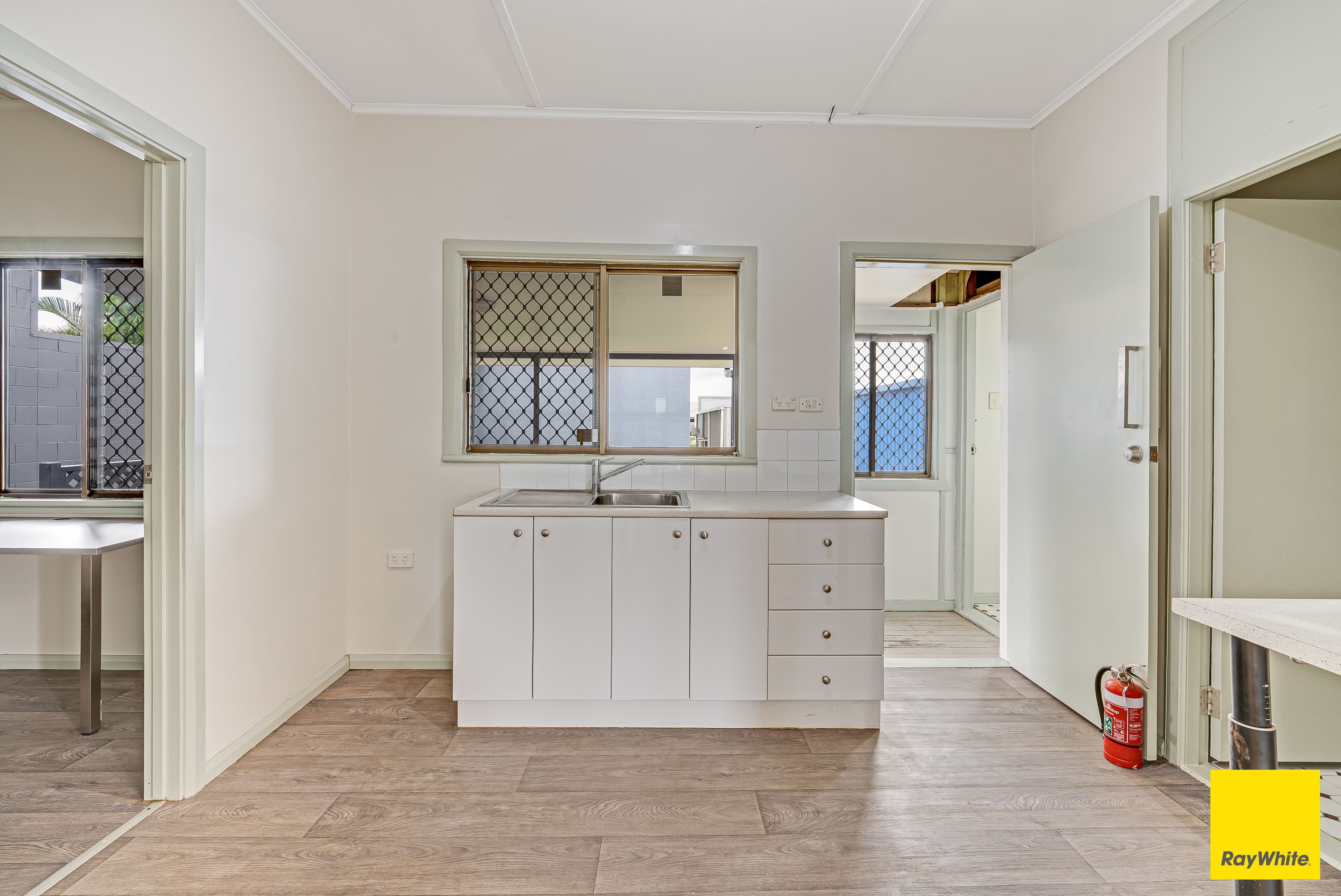 19-21 Barry Street, Bungalow QLD 4870, Bungalow - Thumbnail 8