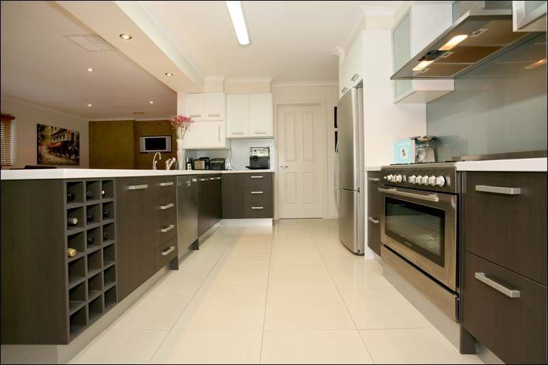 15 The Outlook, GLEN WAVERLEY VIC 3150, Glen Waverley - Thumbnail 3