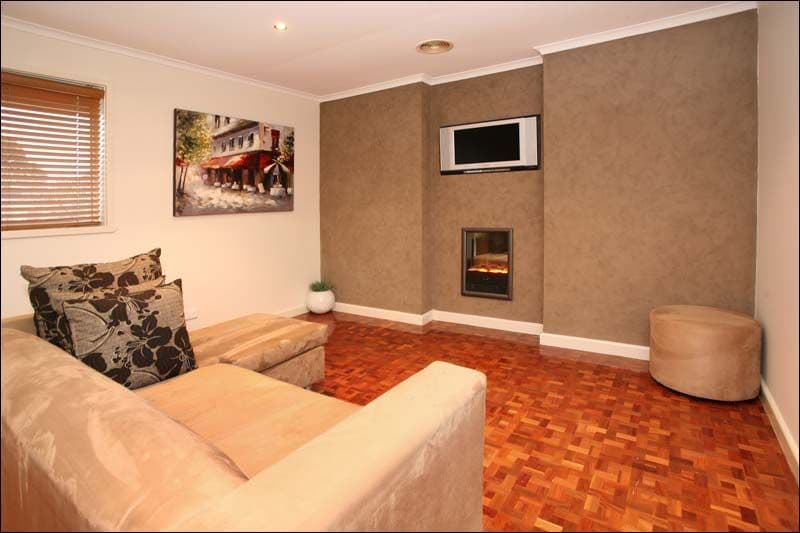 15 The Outlook, GLEN WAVERLEY VIC 3150, Glen Waverley - Thumbnail 6