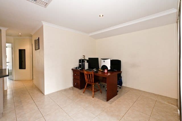 9B Hazlett Way, CANNING VALE WA 6155, Canning Vale - Thumbnail 5