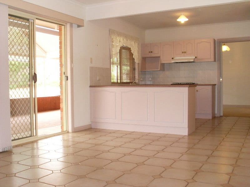 6 Santa Catalina Crescent, SEAFORD RISE SA 5169, Seaford Rise - Thumbnail 2