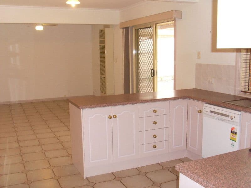 6 Santa Catalina Crescent, SEAFORD RISE SA 5169, Seaford Rise - Thumbnail 3