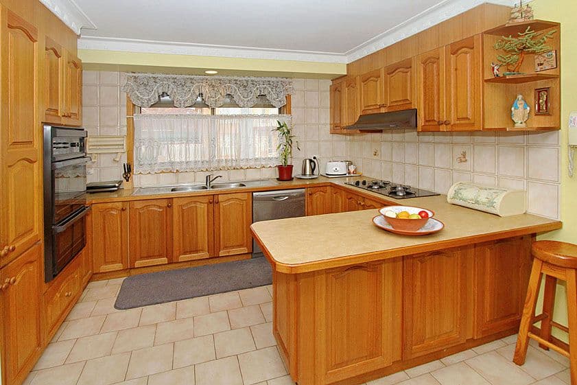 35 Stonehaven Drive, THOMASTOWN VIC 3074, Thomastown - Thumbnail 2
