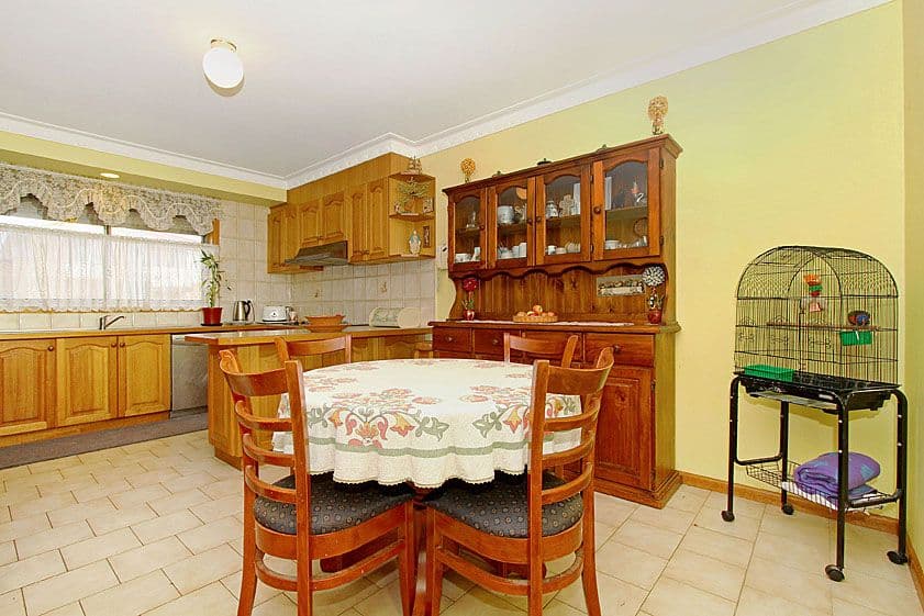 35 Stonehaven Drive, THOMASTOWN VIC 3074, Thomastown - Thumbnail 3