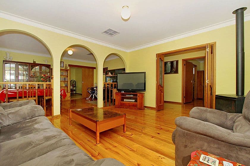 35 Stonehaven Drive, THOMASTOWN VIC 3074, Thomastown - Thumbnail 5