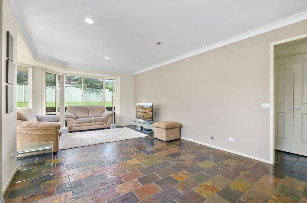 16 Gloucester Circuit, Albion Park - Thumbnail 4