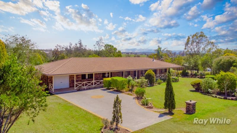 14 Caramana Drive, Waterview Heights - Image 1