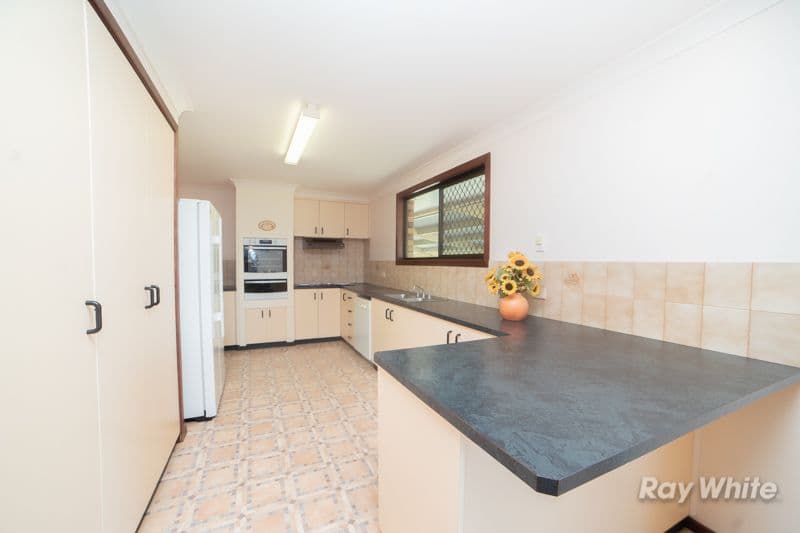 14 Caramana Drive, Waterview Heights - Thumbnail 2