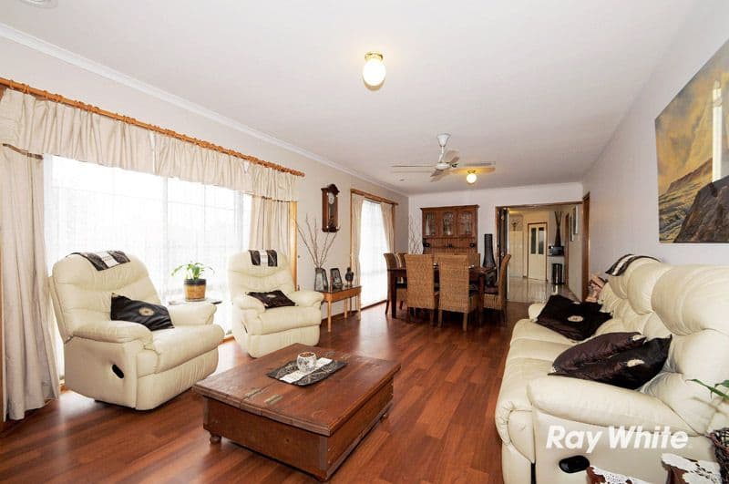 9 Loganberry Close, CRANBOURNE NORTH VIC 3977, Cranbourne North - Image 1