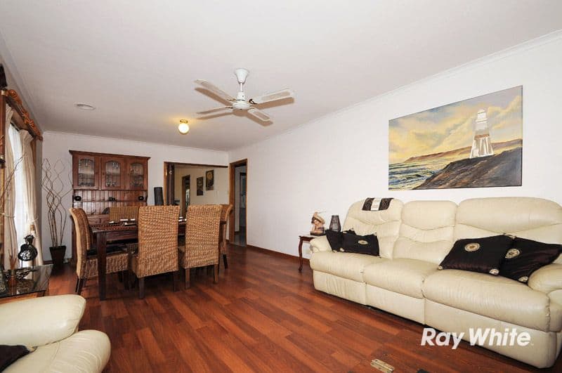 9 Loganberry Close, CRANBOURNE NORTH VIC 3977, Cranbourne North - Thumbnail 4