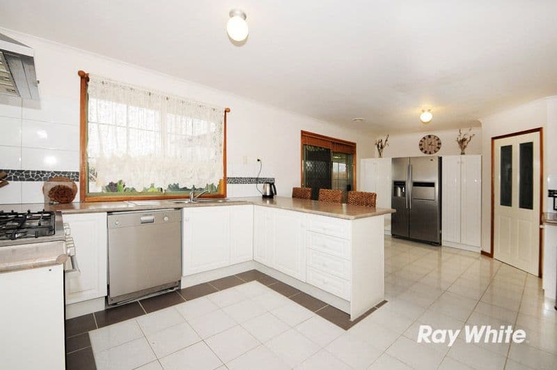 9 Loganberry Close, CRANBOURNE NORTH VIC 3977, Cranbourne North - Thumbnail 7