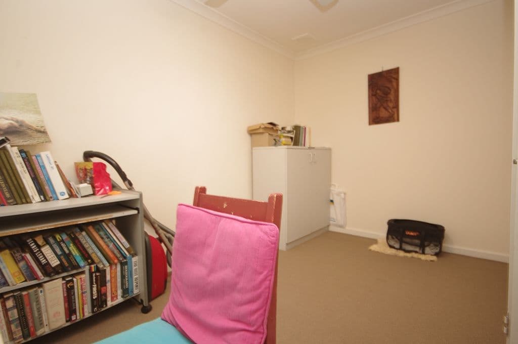2b Templeton Crescent, GIRRAWHEEN WA 6064, Girrawheen - Thumbnail 6