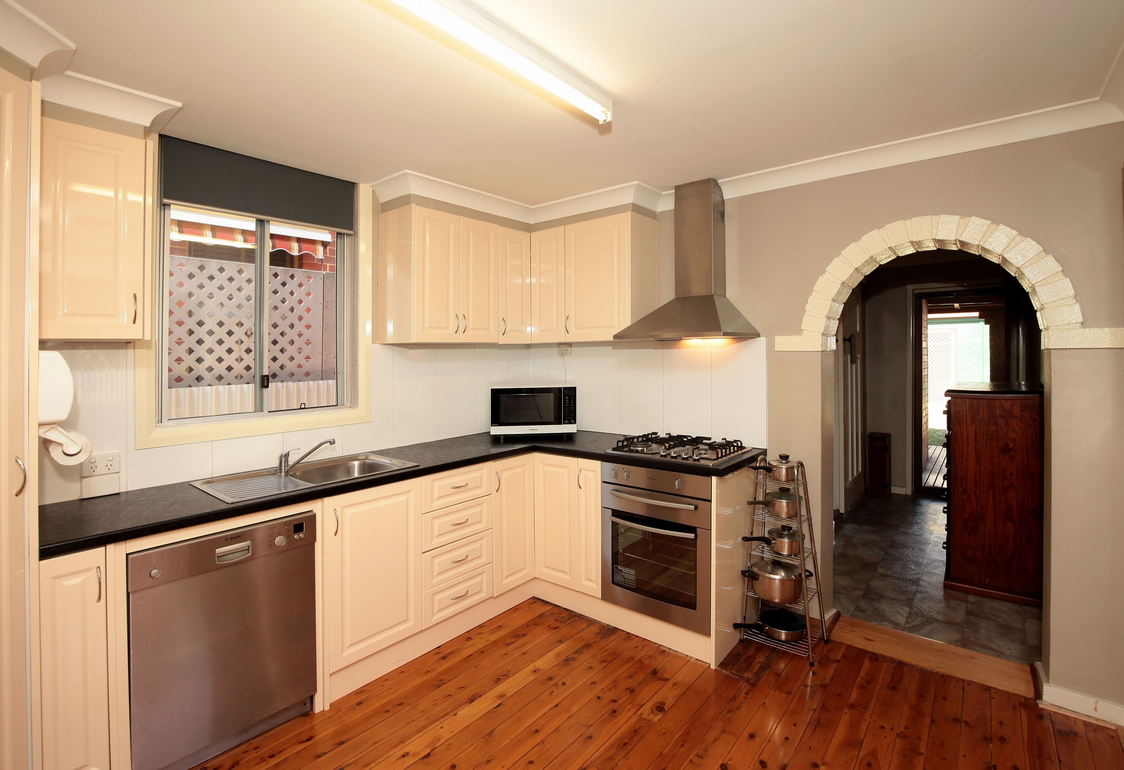 186 Gurwood Street, Wagga Wagga - Thumbnail 2
