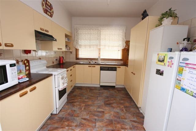 31 Duke Street, Kingaroy, QLD, 4610, Kingaroy - Thumbnail 2
