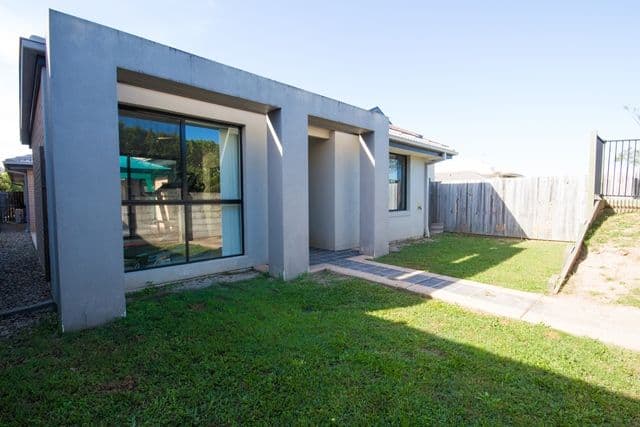 16 Silver Gull Street, COOMERA QLD 4209, Coomera - Thumbnail 4