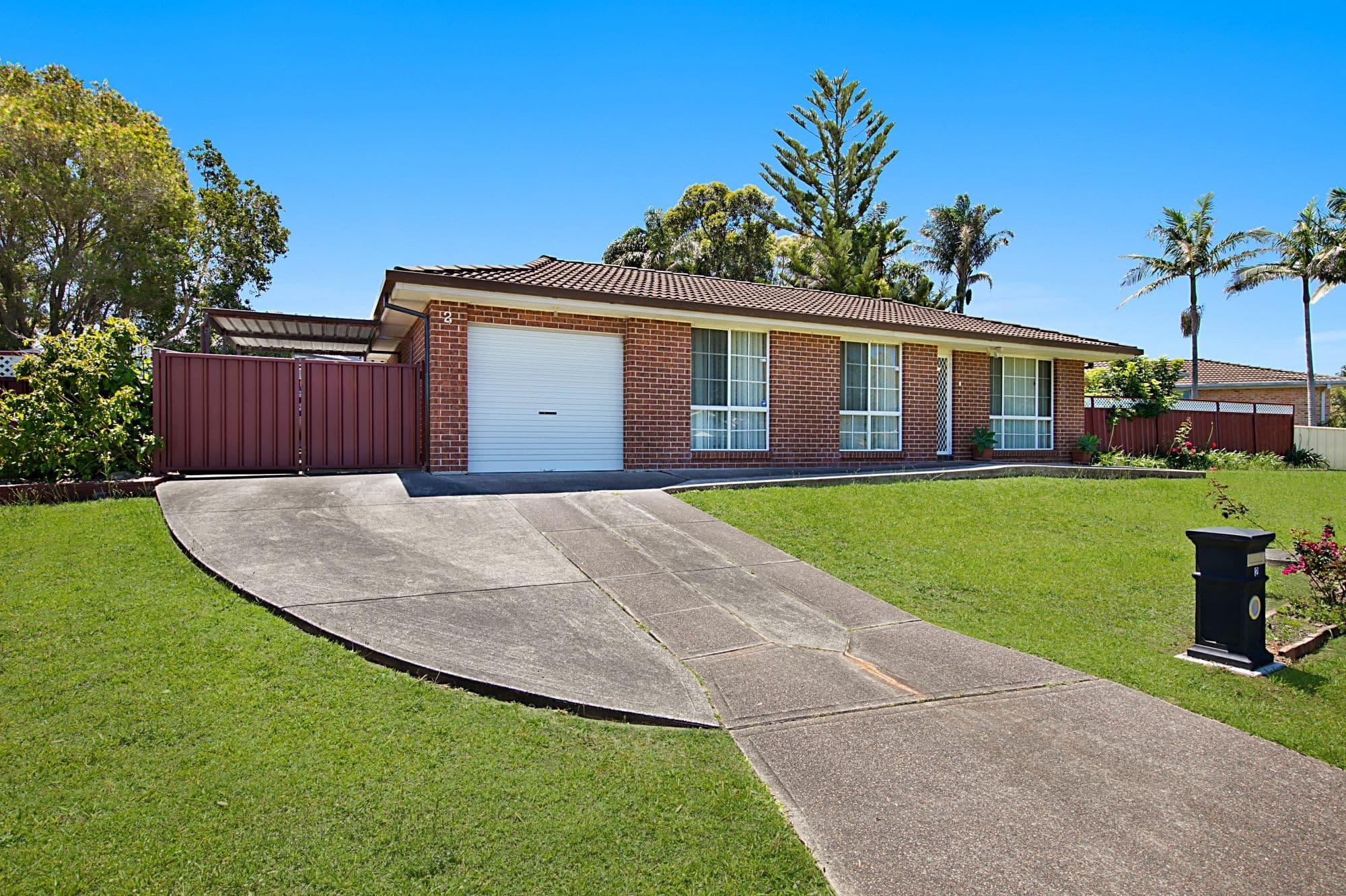 2 Walch Avenue, Bateau Bay - Image 1