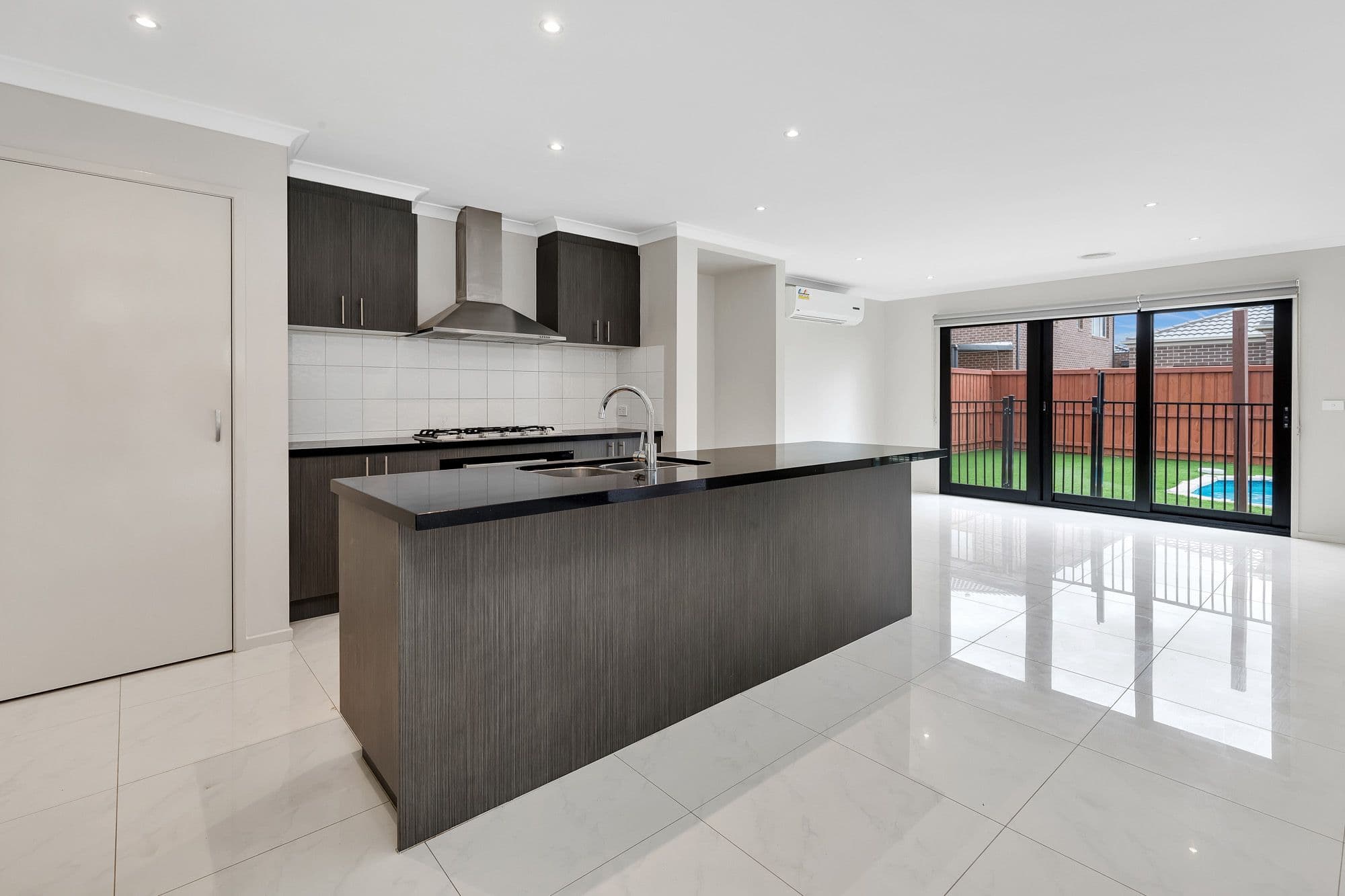 6 Aberfeldy Road, Werribee VIC 3030, Werribee - Thumbnail 4