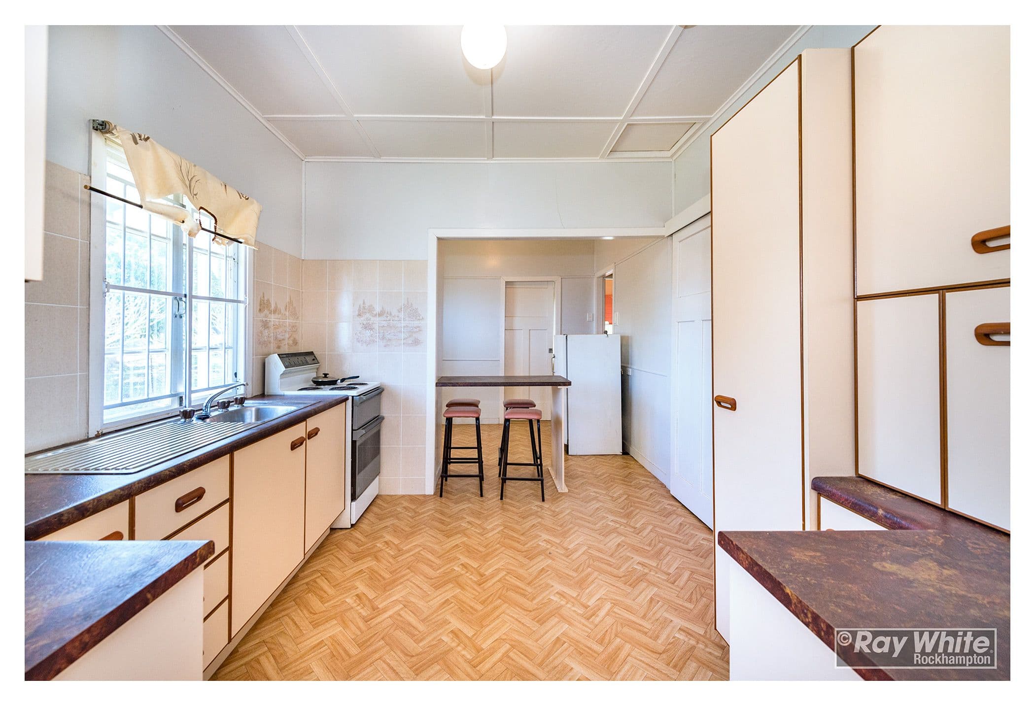 10 Cairns Street, The Range QLD 4700, The Range - Thumbnail 2