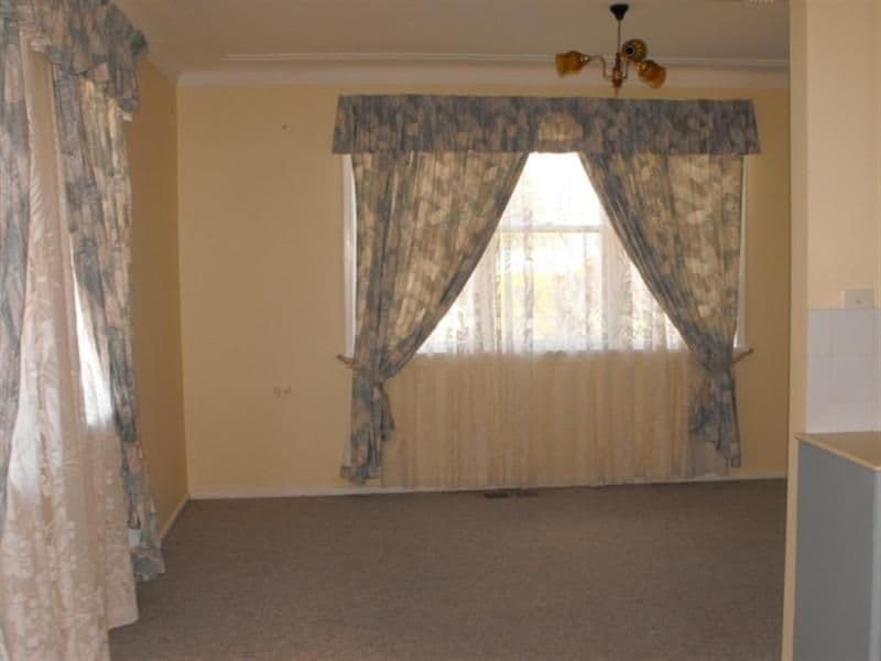 2 Kookaburra Street, PARKES NSW 2870, Parkes - Thumbnail 4