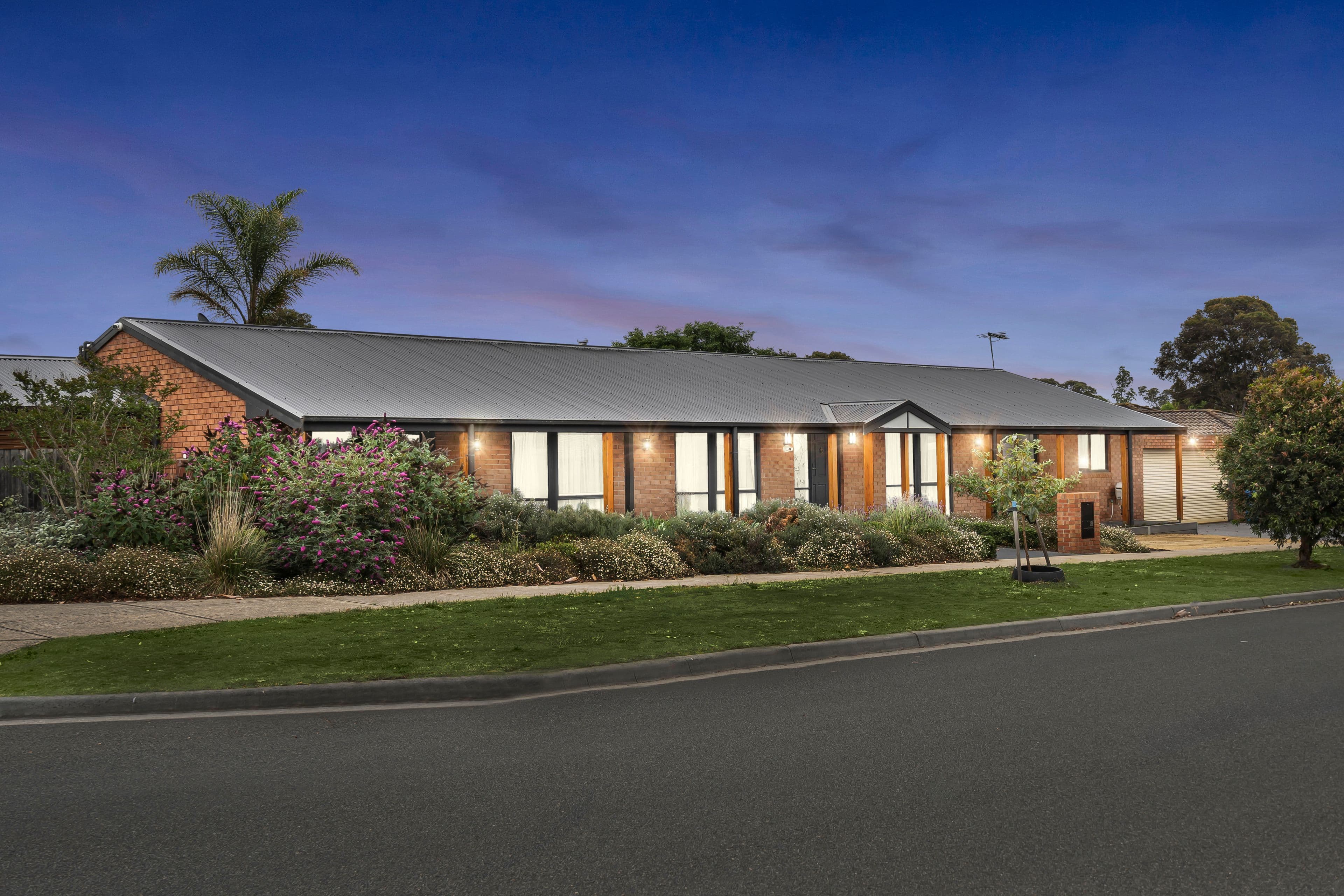 18 Waverley Park Drive, Cranbourne North VIC 3977, Cranbourne North - Image 1