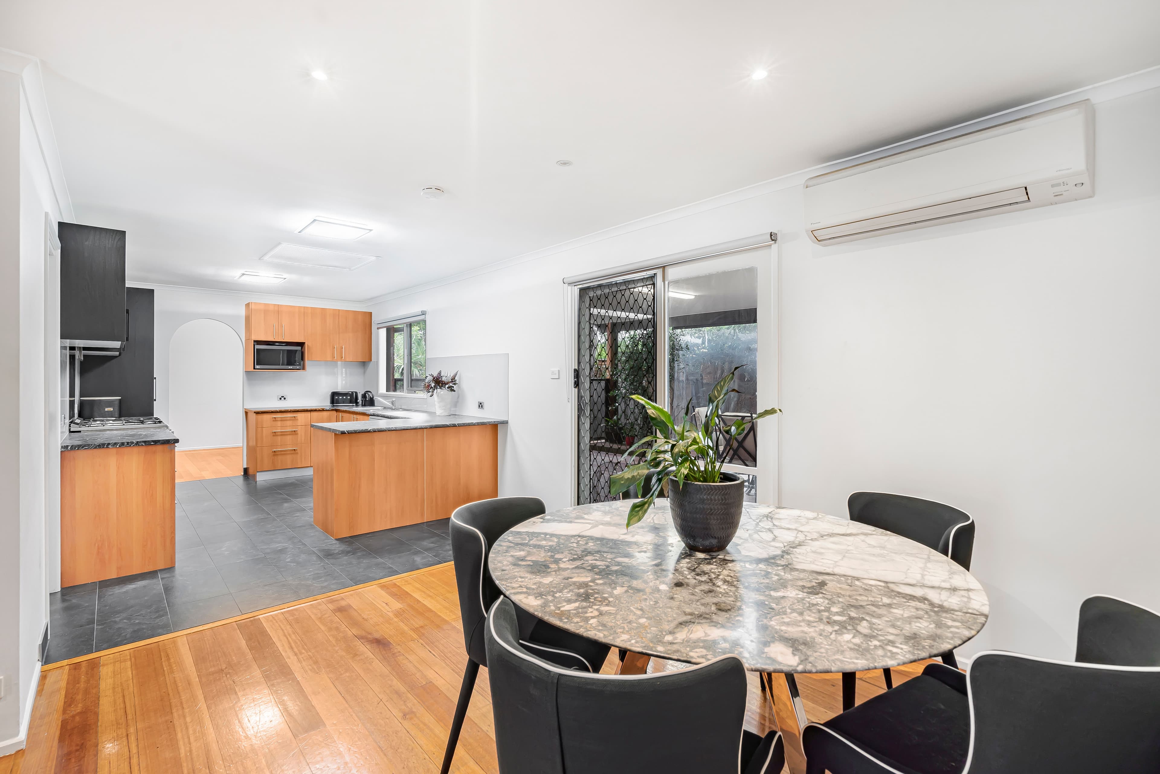 18 Waverley Park Drive, Cranbourne North VIC 3977, Cranbourne North - Thumbnail 6