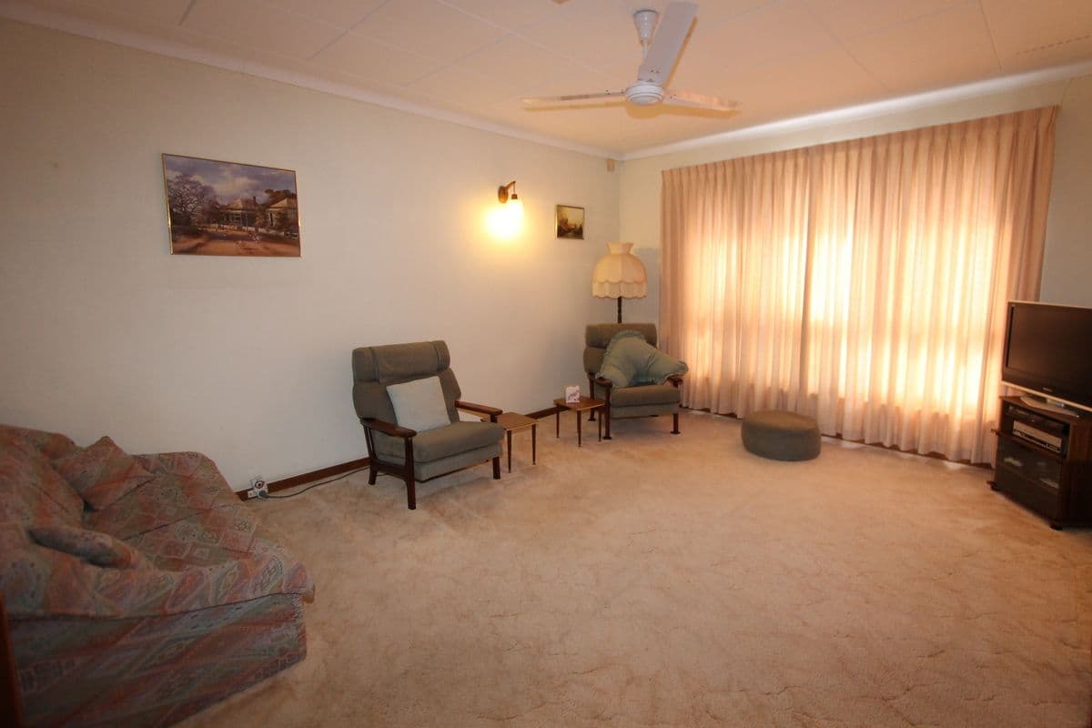 4 Vernon Street, Trigg WA 6029, Trigg - Thumbnail 2