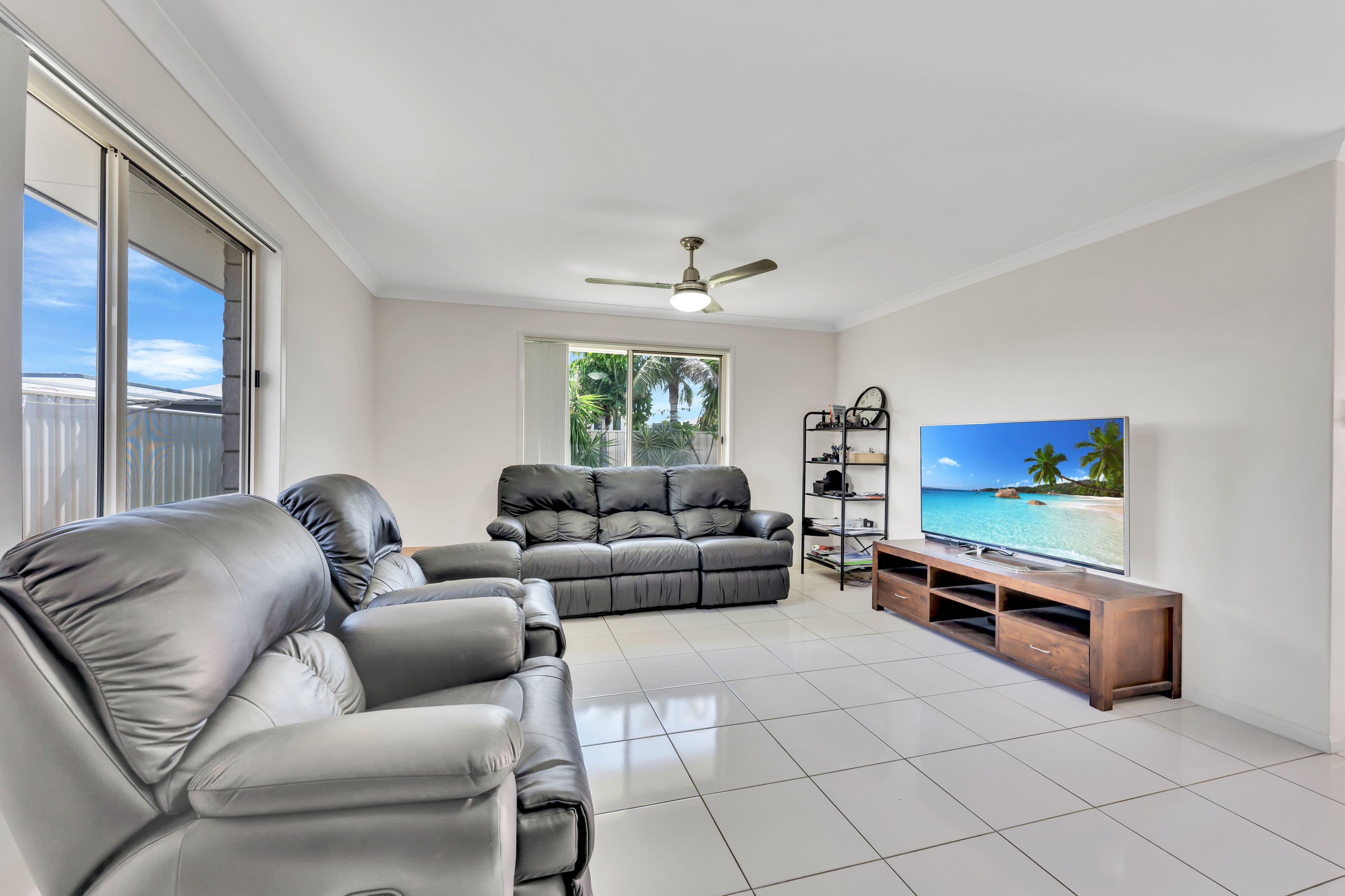 29 Scenic Drive, Emerald QLD 4720, Emerald - Thumbnail 2