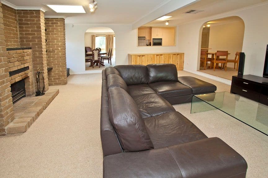 42 Barossa Avenue, VERMONT SOUTH VIC 3133, Vermont South - Thumbnail 4