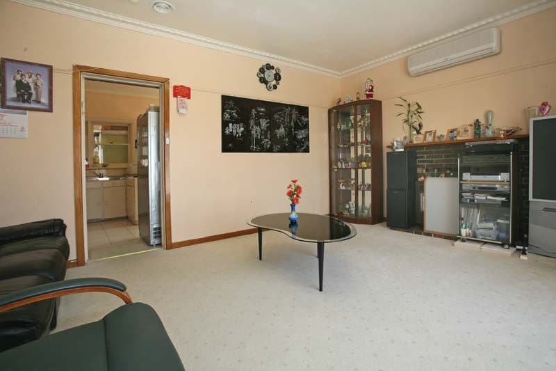 5  Hinkler Road, GLEN WAVERLEY VIC 3150, Glen Waverley - Thumbnail 2