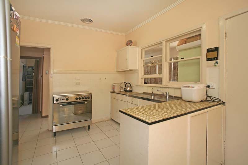 5  Hinkler Road, GLEN WAVERLEY VIC 3150, Glen Waverley - Thumbnail 5